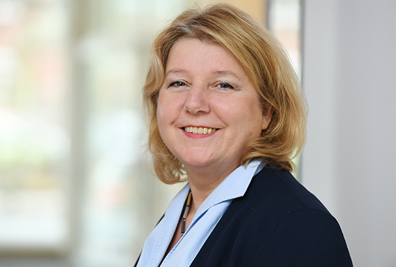 Dr. Regina Richter